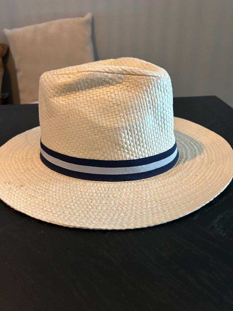 Hoeden, Ophalen of Verzenden, Zo goed als nieuw, One size fits all