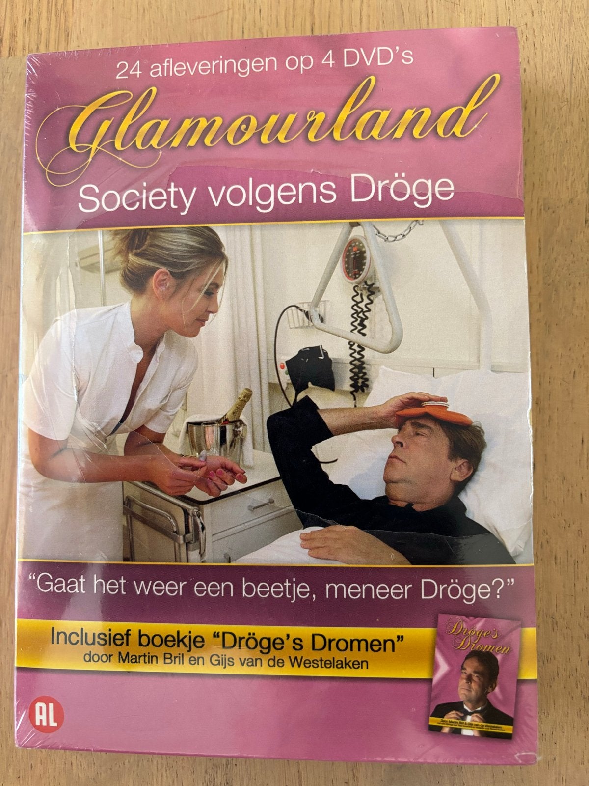 Glamourland: Society volgens Dröge (24 afleveringen op 4 DVD, Alle leeftijden, Ophalen of Verzenden, Nieuw in verpakking, Komedie