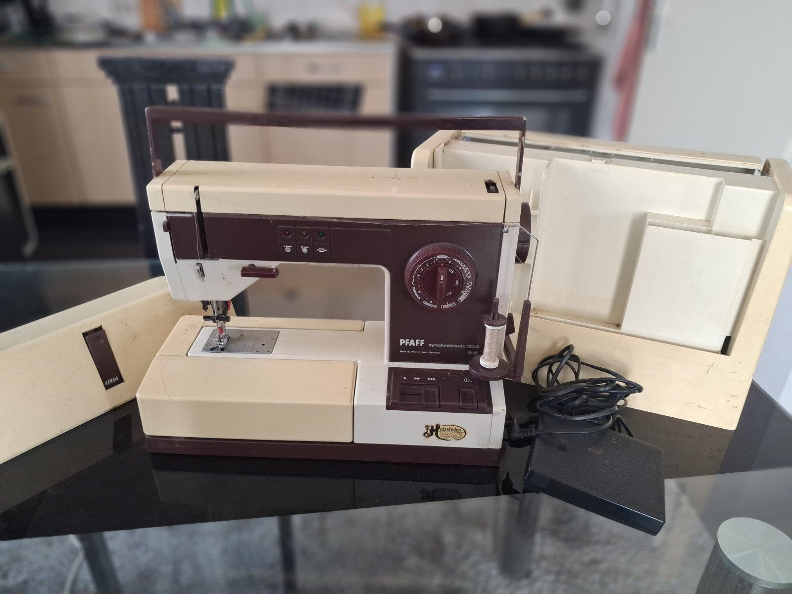 Pfaff Synchrotornic 1229 Naaimachine, Ophalen