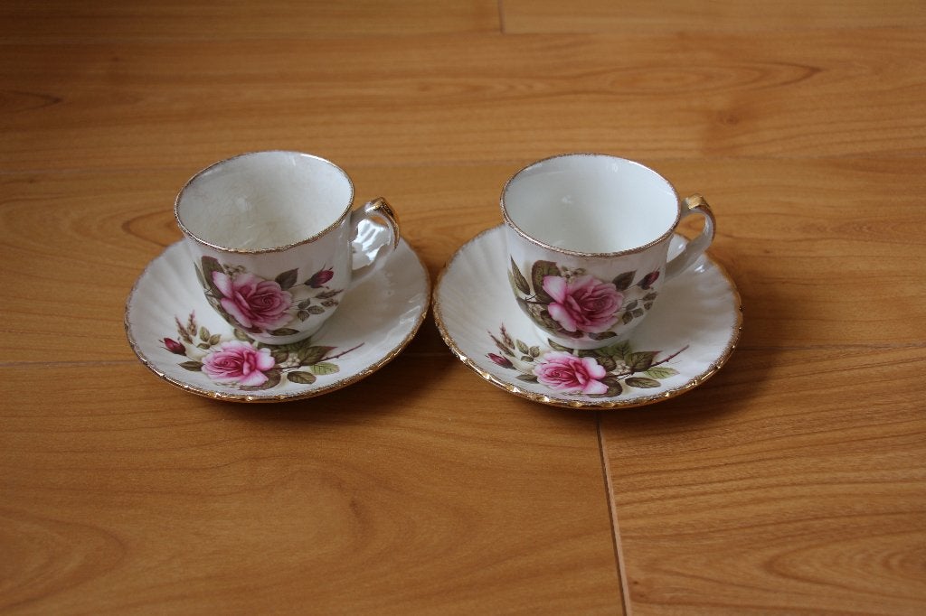 Twee Engelse kopjes van Aynsley&Co Ltd uit Staffordshire, Verzenden, Zo goed als nieuw, Porselein, Kop en/of schotel