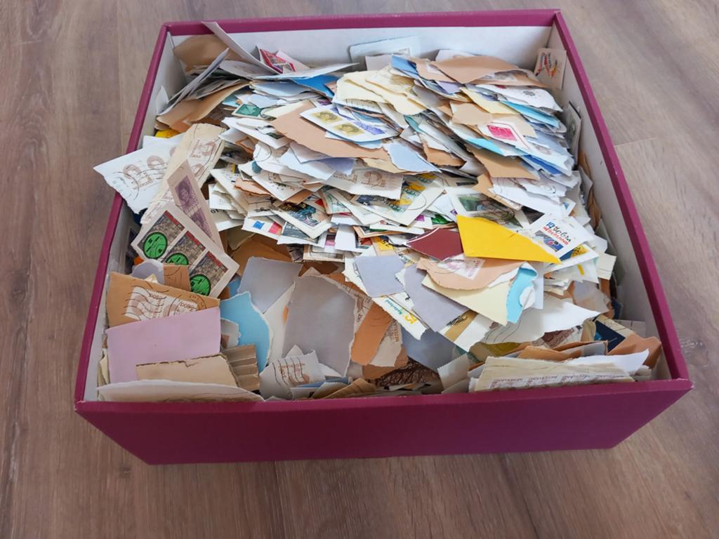 Nederland doos van 4 kg kantoorpost onafgeweekt jaren 80/90, Ophalen of Verzenden, Nederland