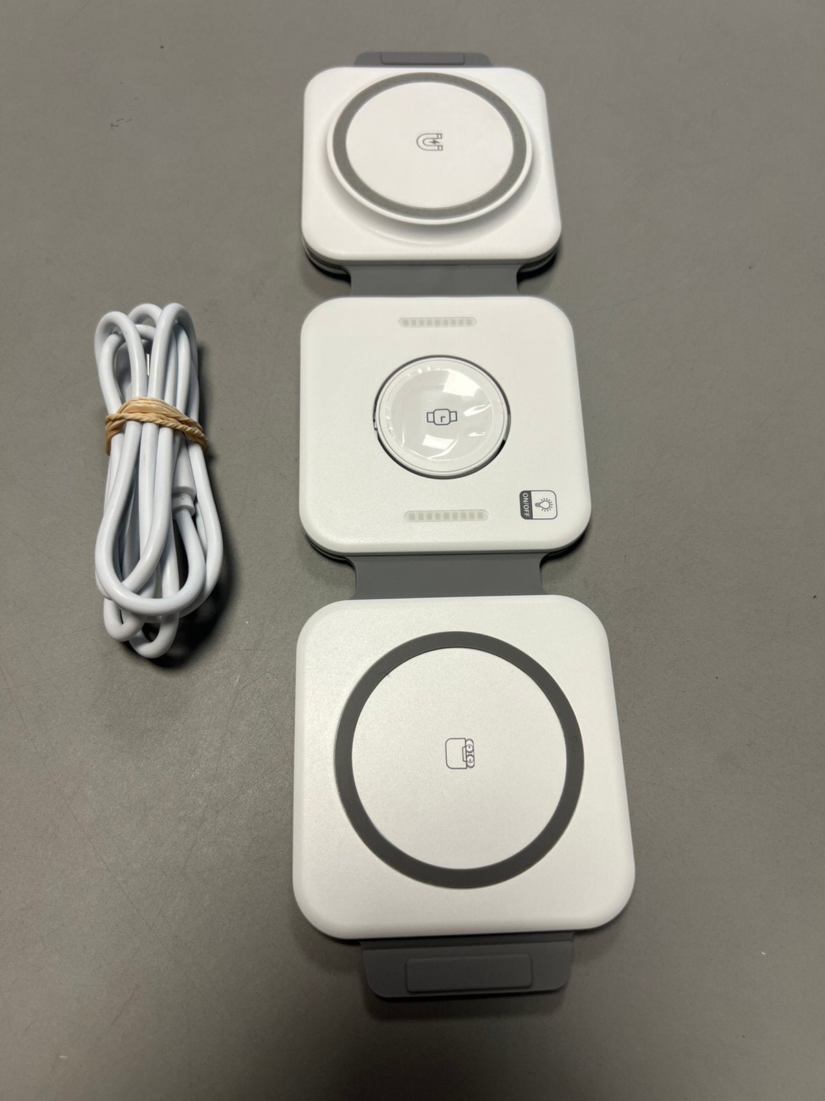 Muvit Tiger MagSafe 3 in 1 Draadloze Oplader - Wit, Oplaadstation, Nieuw, Ophalen of Verzenden, Nvt