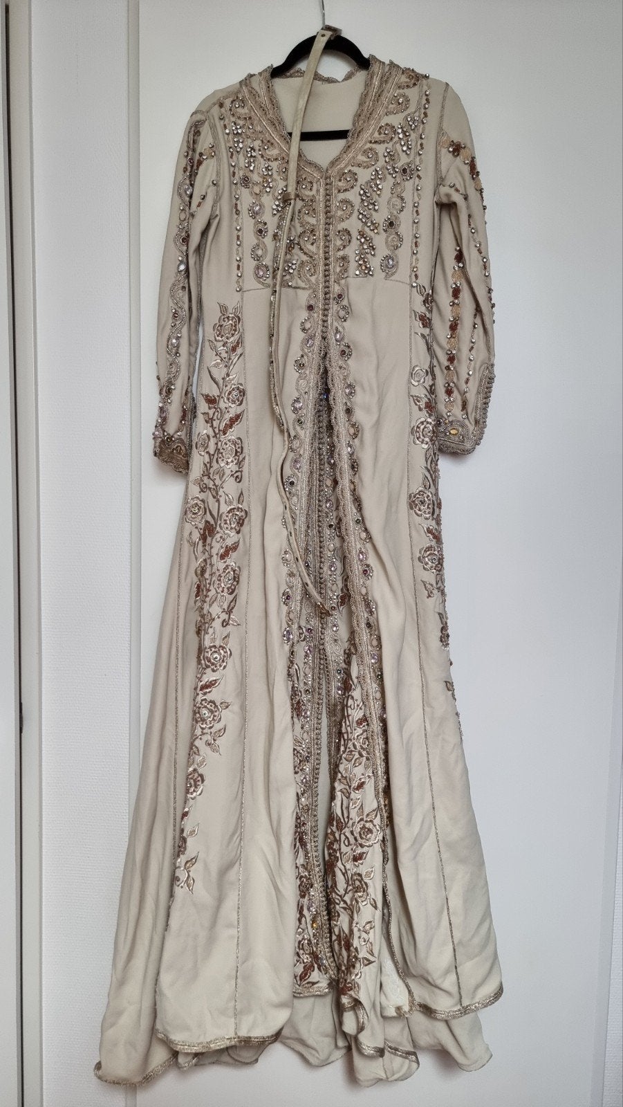 Marokkaanse vrouwen jurk (takshita/takchita) Beige/bruin, Overige typen, Beige, Zo goed als nieuw, Ophalen