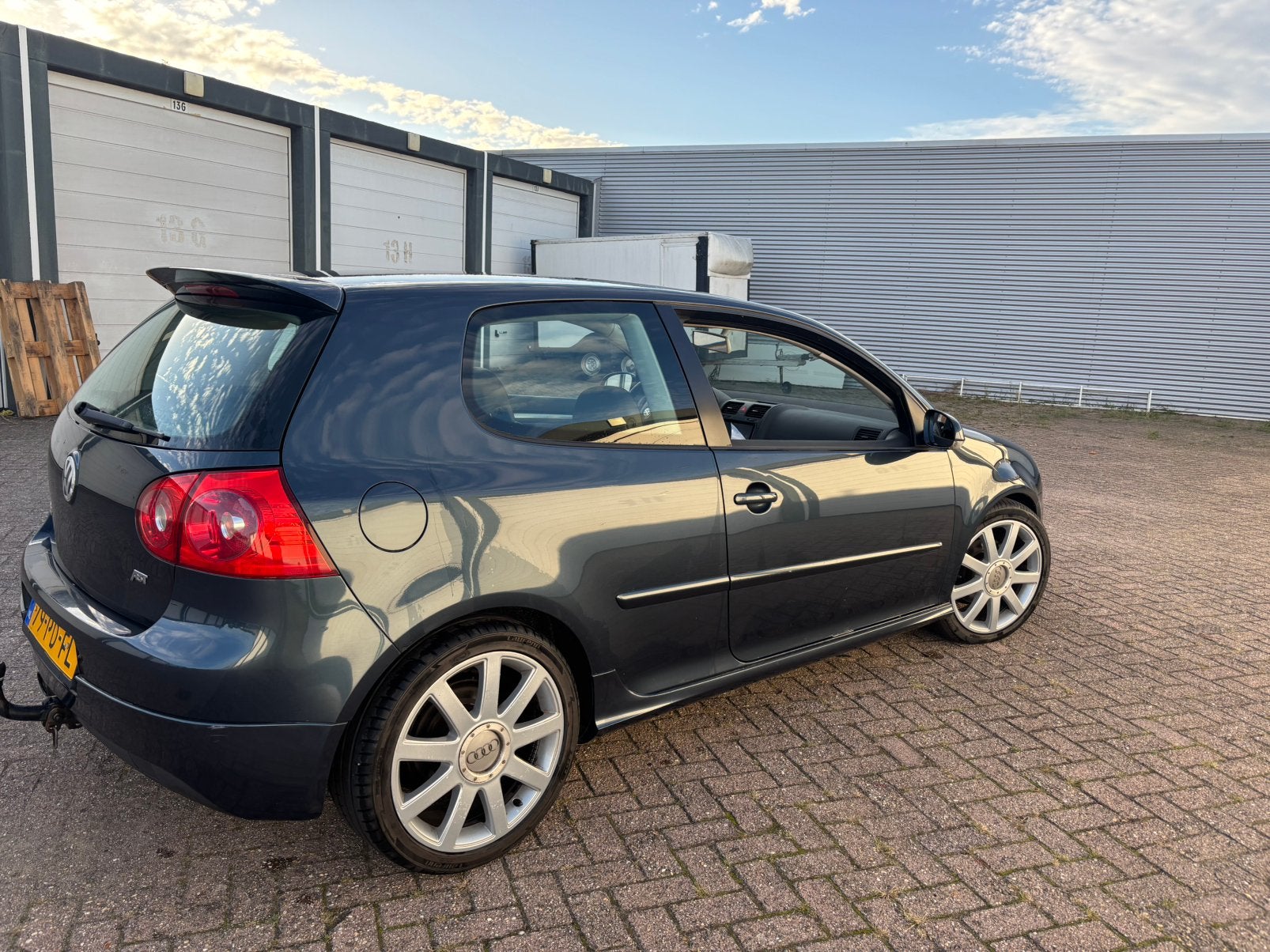 Volkswagen Golf 2.0 FSI 110KW 3D 2004 Blauw, Auto's, Voorwielaandrijving, 4 cilinders, 1984 cc, Blauw