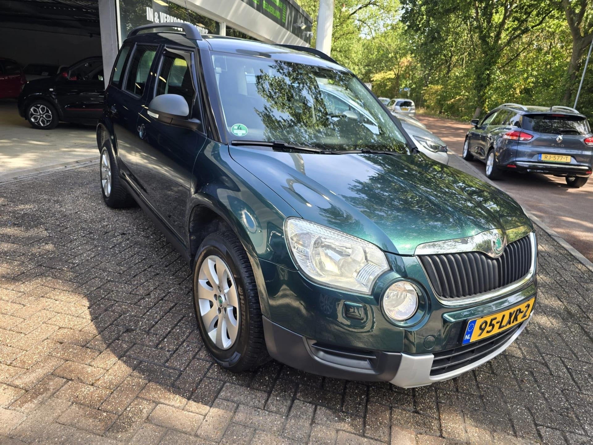 Skoda Yeti 1.2 TSI Active Plus | 3/6 OF 12 MND GARANTIE | NW, Auto's, Voorwielaandrijving, Euro 5, Stof, Gebruikt