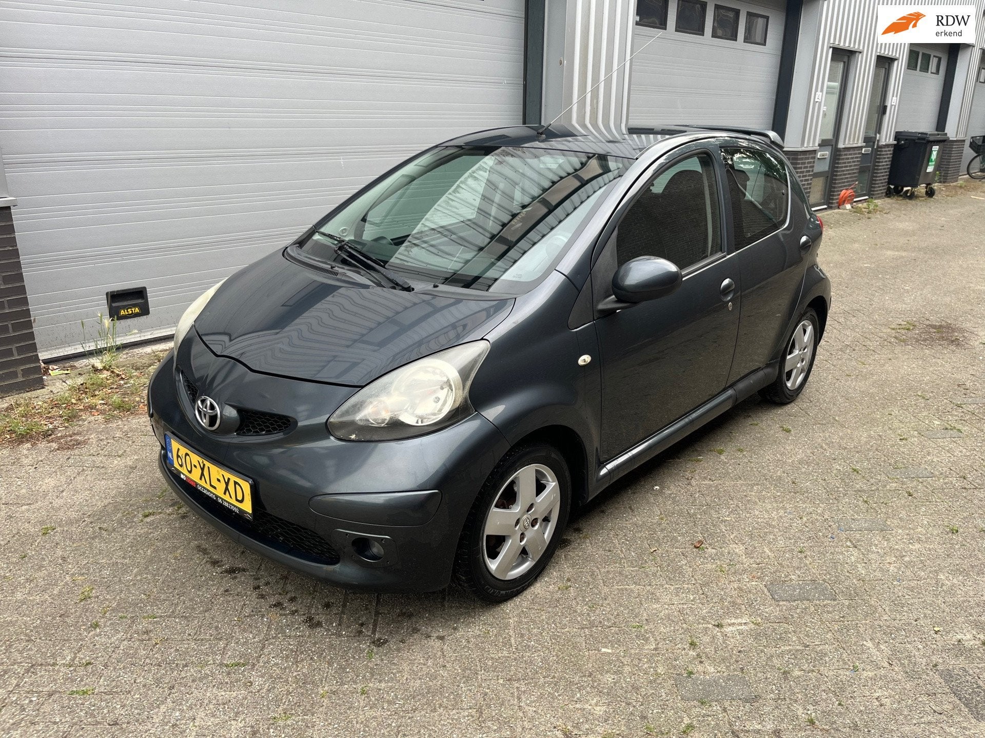 Toyota Aygo 1.0-12V Sport! Airco! NW APK Dealer onderhouden!, Auto's, Voorwielaandrijving, Dealer onderhouden, Stof, Gebruikt