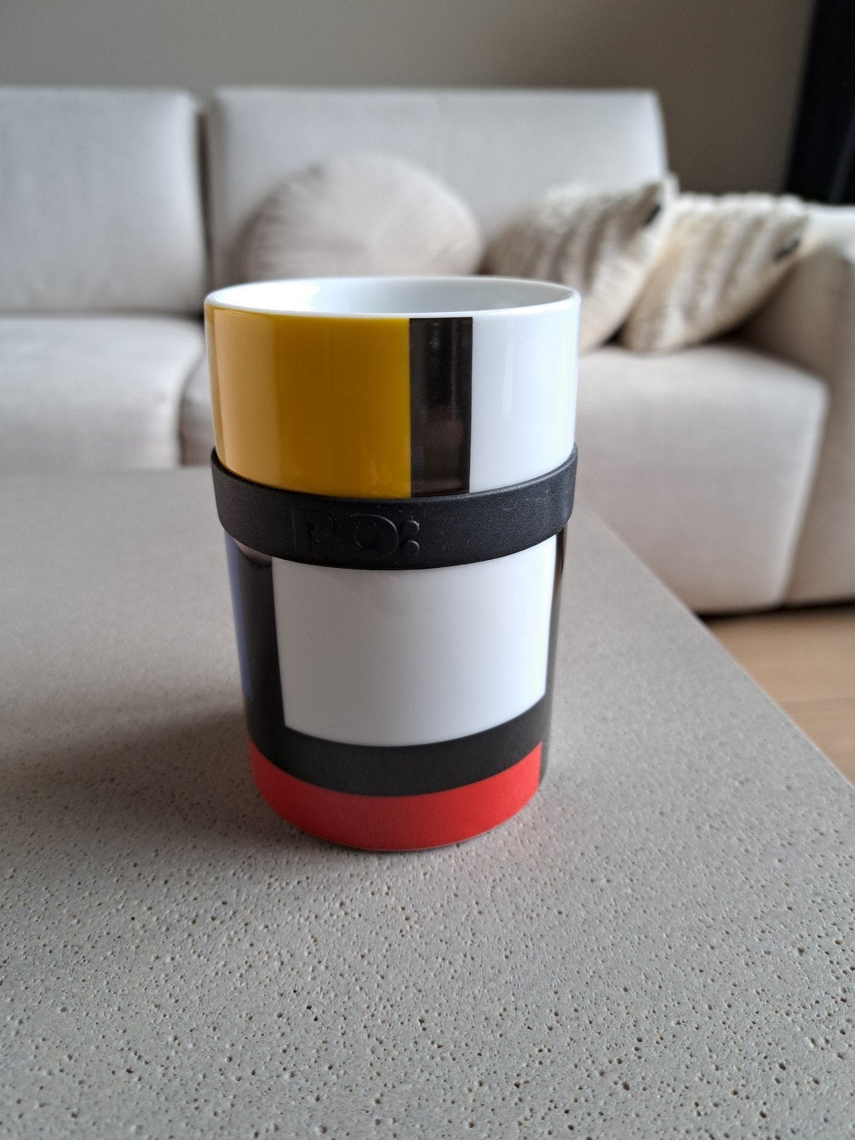 Mondri mok van PO: design Frank Kerdil, Mondriaan, Huis en Inrichting, Keuken | Servies, Overige typen, Ophalen of Verzenden, Zo goed als nieuw