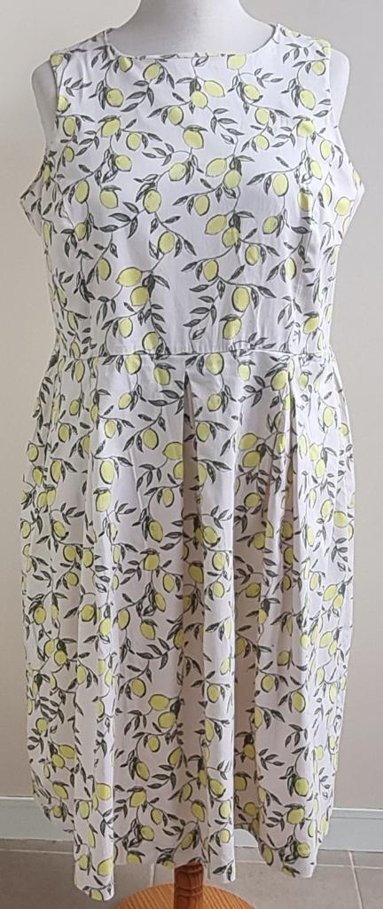 Couture Marie creme jurk met citroen afbeelding mt. 42, Maat 42/44 (L), Ophalen of Verzenden, Zo goed als nieuw, Onder de knie