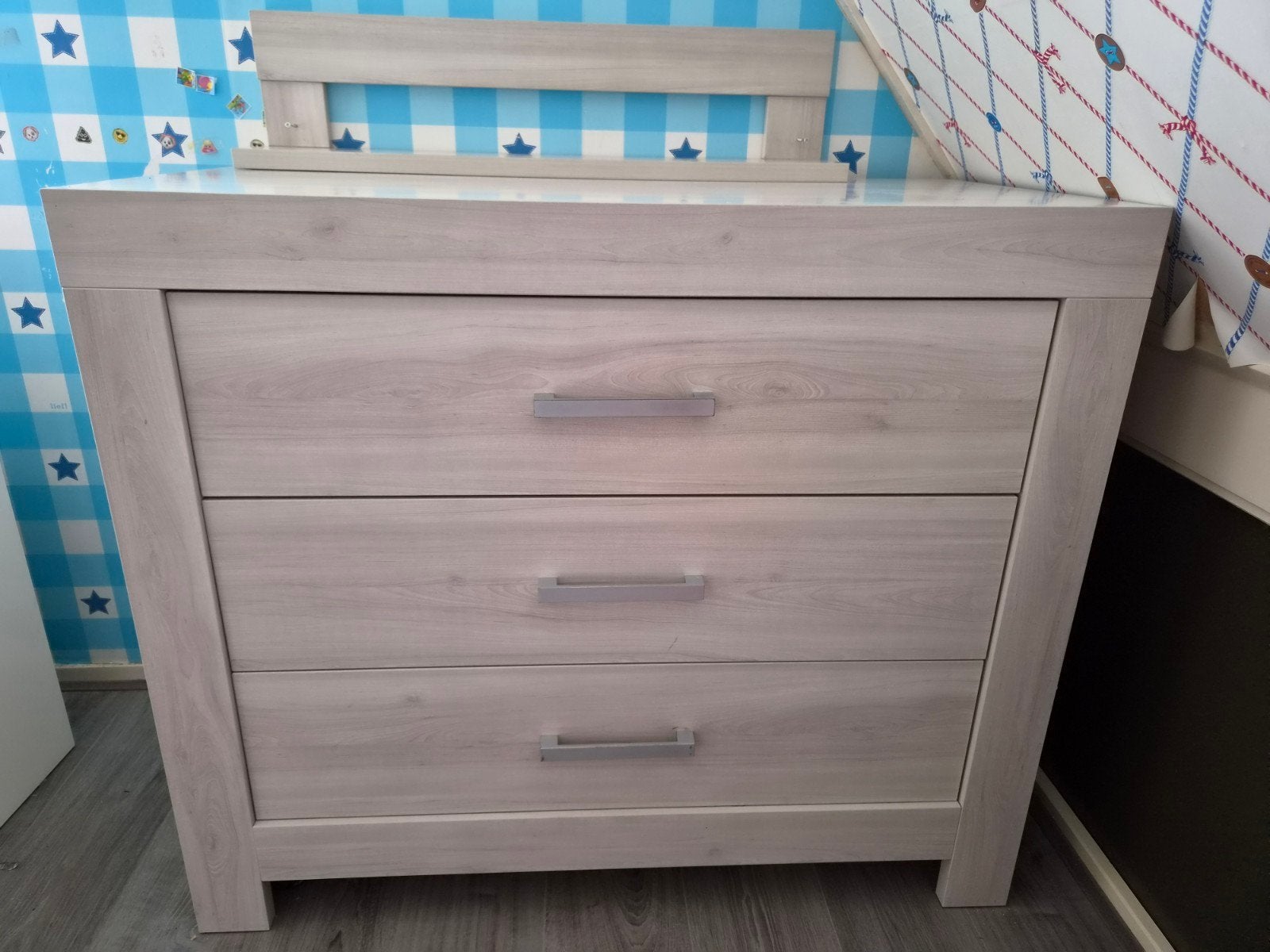 Ledikant met commode en kledingkast - Complete babykamer, Ophalen, Gebruikt, 190 cm of minder, Modern, Neutraal