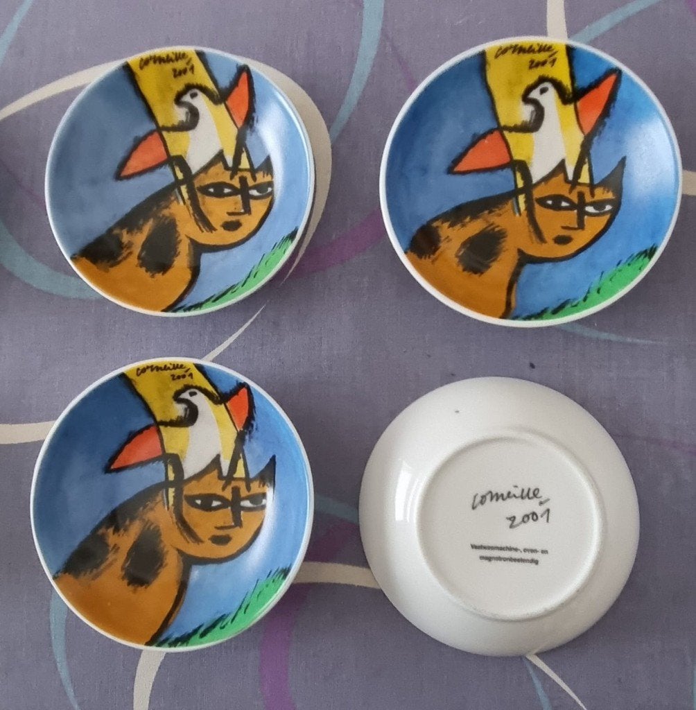 Schaaltjes van Corneille Kat en Vogel, Antiek en Kunst, Ophalen of Verzenden, Schaal, Meerkleurig, Steen/keramiek