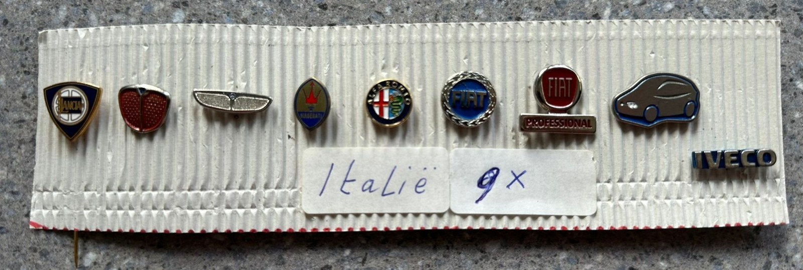 9x diverse automerken, Ophalen of Verzenden, Zo goed als nieuw, Merk, Speldje of Pin