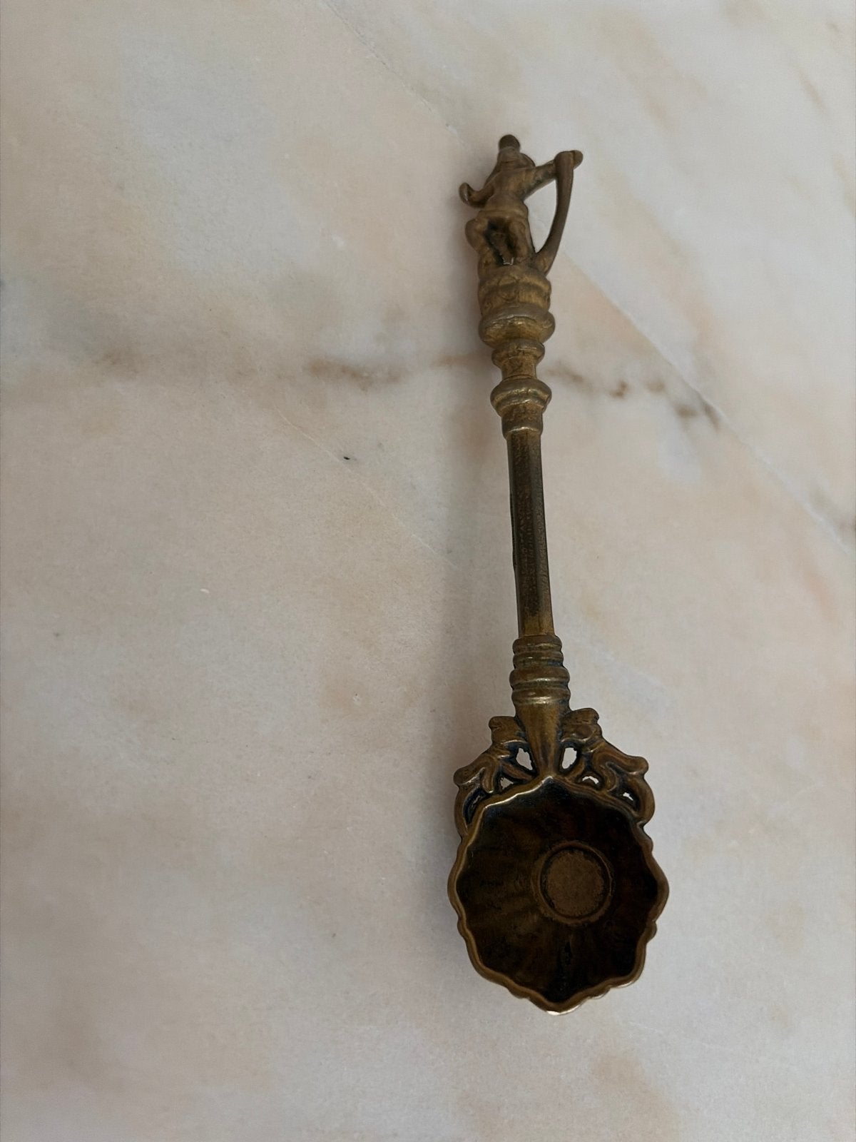 Antieke bronzen kaarsendover met figuur, Ophalen of Verzenden