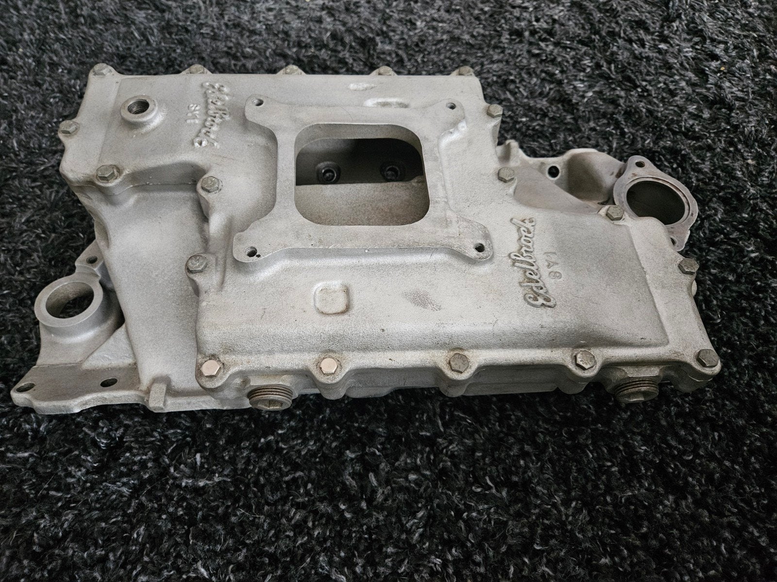 chevrolet. edelbrock holley camaro., Ophalen of Verzenden