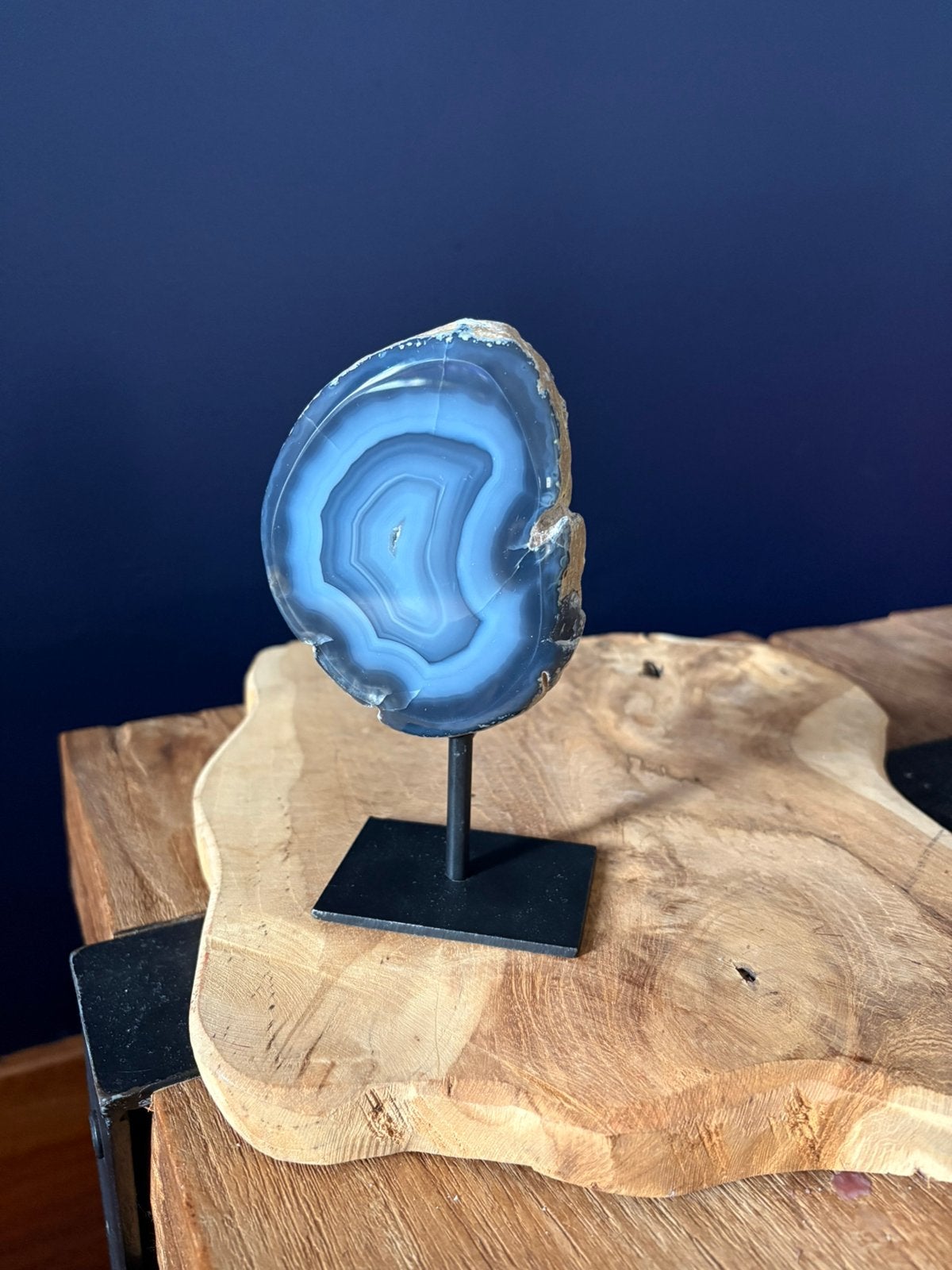 Agaat op standaard edelsteen mineraal edelstenen, Ophalen of Verzenden, Mineraal