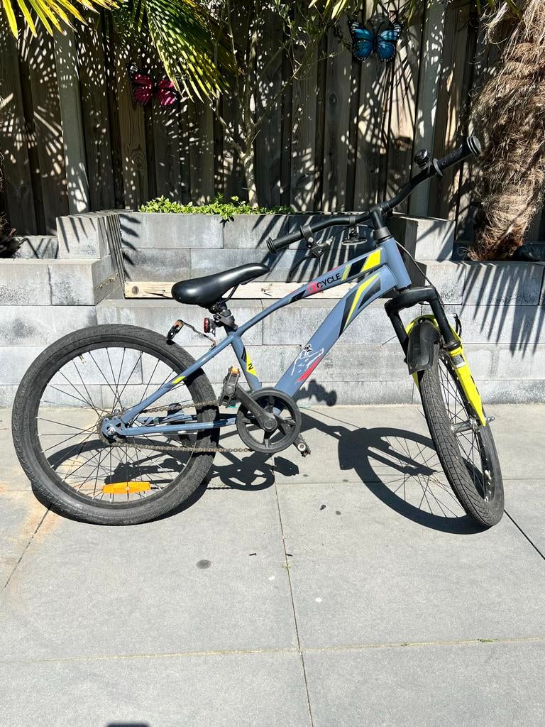 2 Cycle Kinderfiets 20 inch - Grijs/Geel., Fietsen en Brommers, Fietsen | Jongens, Gebruikt, 20 inch, Handrem, Velgrem, Ophalen of Verzenden