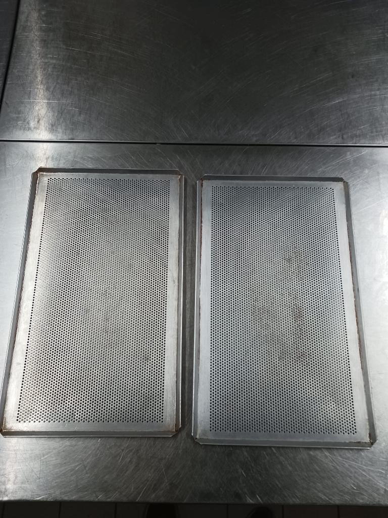 100x RVS Geperforeerde Bakplaten / Oven Trays, Ophalen, Grijs, Overige materialen, Overige merken