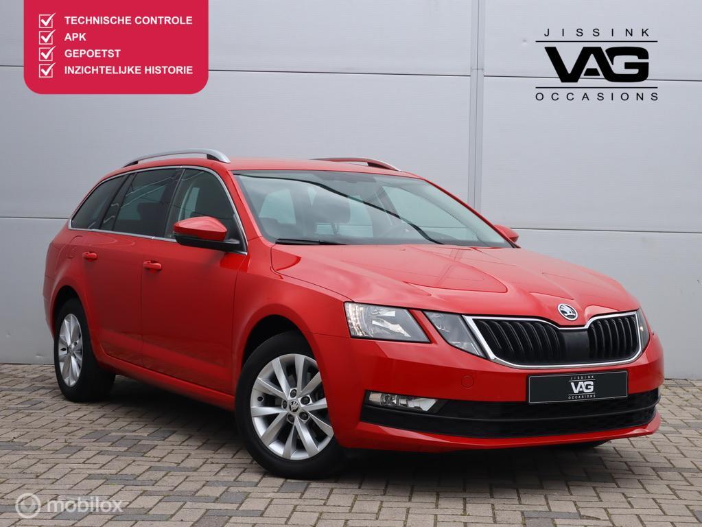 Skoda Octavia Combi 1.5 TSI Automaat Trekhaak Stoelverwarmin, Gebruikt, 150 pk, Leder en Stof, Origineel Nederlands