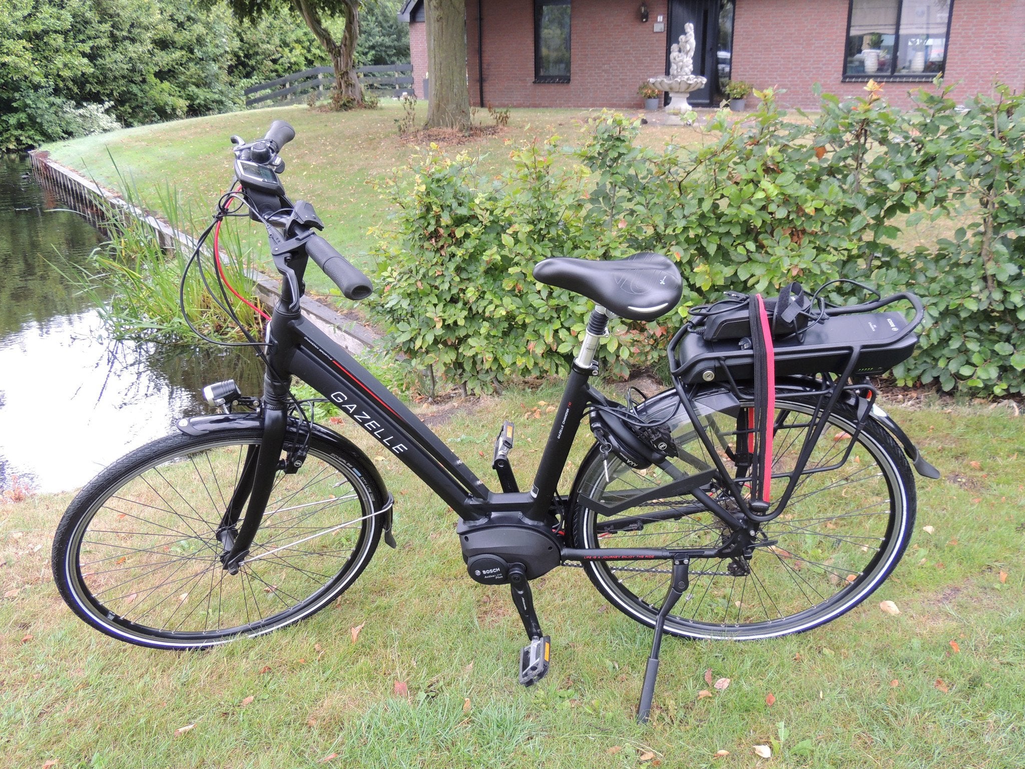 Gazelle Chamonix T10 HMB Framemaat 49 cm 500 WH accu, Wilhelminaweg 8
6951 bp  Dieren, NL, Gazelle, Info@gazelle.nl, Zo goed als nieuw