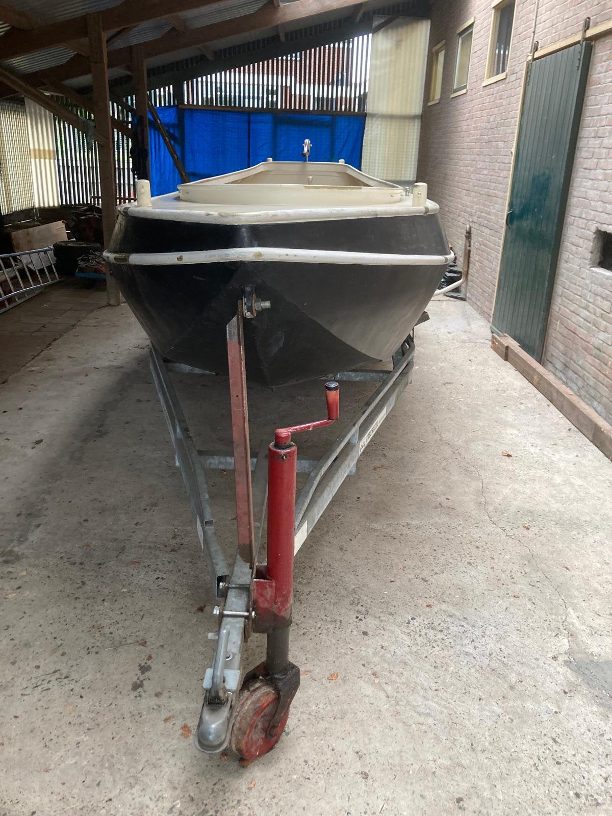 Tekoop: stalen sloep 6.80x1.80m met schroefas en rijsdijk, Ophalen, Gebruikt, Staal, Binnenboordmotor