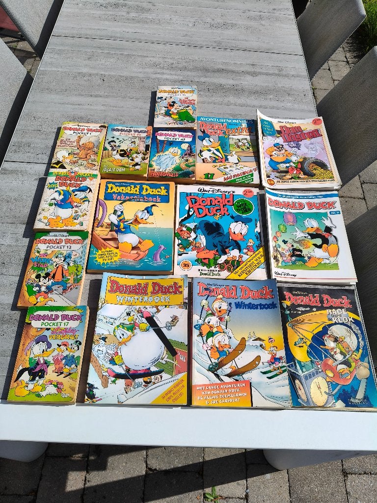 verzameling van 15 oude Donald Duck strips stripboeken, Meerdere stripboeken, Ophalen of Verzenden, Gelezen