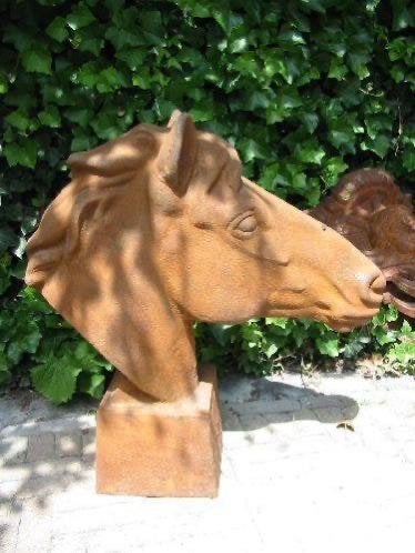 Grote gietijzeren paardenhoofd., Tuin en Terras, Ophalen, Nieuw, Metaal, Dierenbeeld