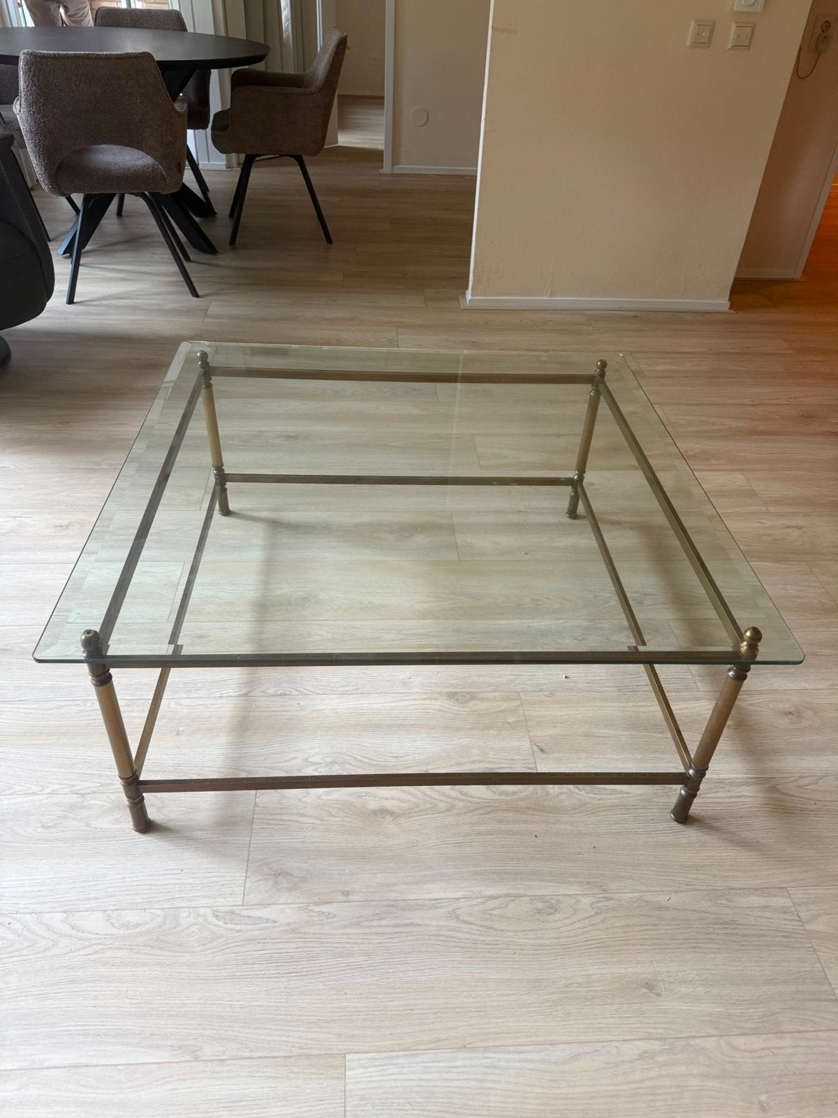 Glazen salontafel met messing frame, Ophalen, Gebruikt, 100 tot 150 cm, Vierkant