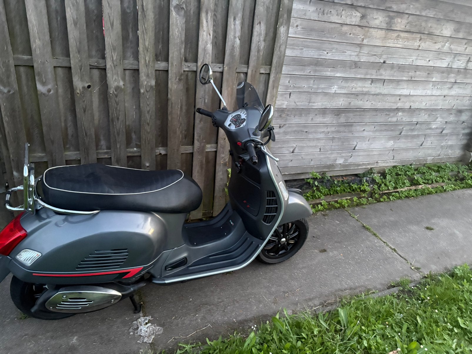 Vespa, Ophalen, Zo goed als nieuw, Benzine, Vespa
