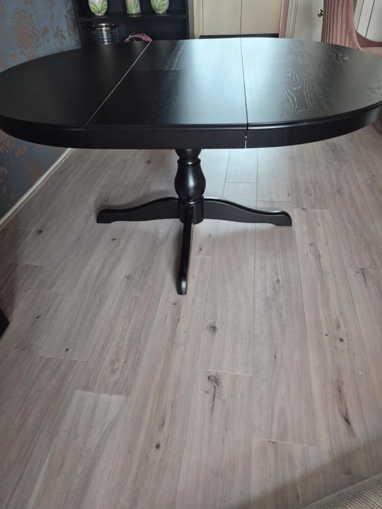 Ikea Ingatorp Zwarte eettafel met uitschuifbaar blad, Huis en Inrichting, Gebruikt, Ophalen of Verzenden, Vier personen, Overige houtsoorten