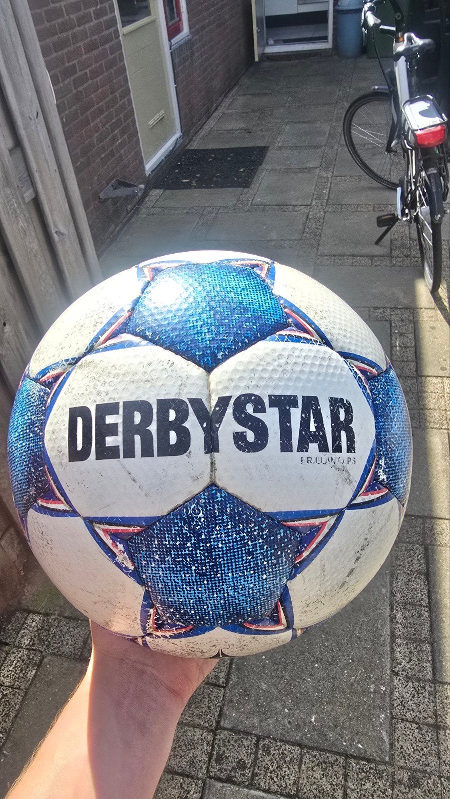 Derbystar voetbal - Gebruikt maar in goede staat, Ophalen of Verzenden