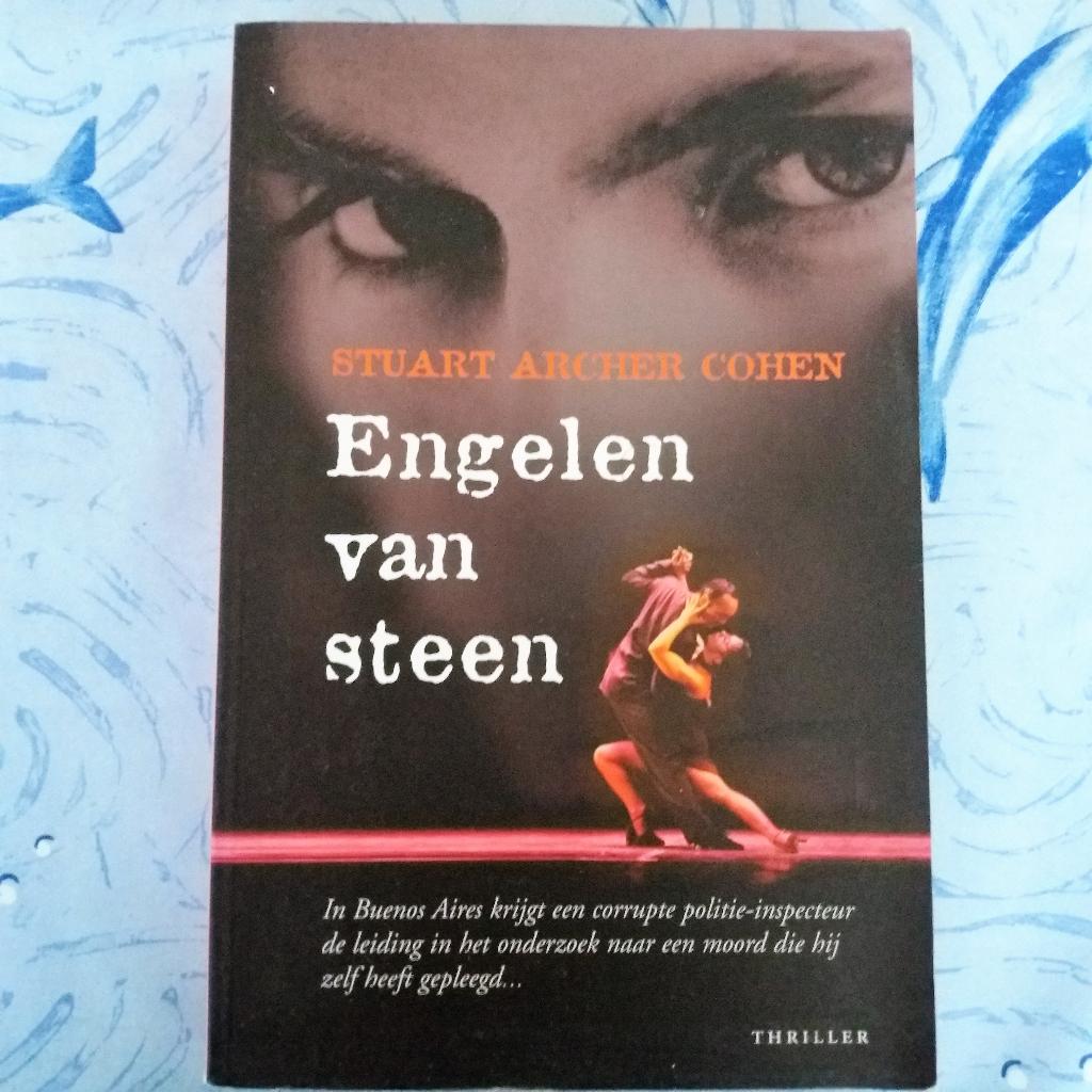 Engelen van steen - stuart archer cohen, Ophalen of Verzenden, Gelezen