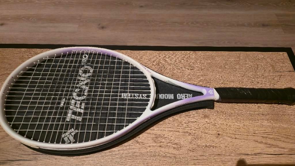 Tecno supreme pro L 680, Sport en Fitness, Tennis, Overige merken, Gebruikt, Ophalen of Verzenden, Racket