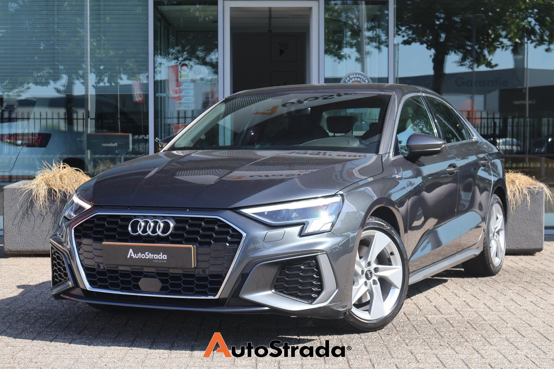 Audi A3 Limousine 30 S-Line TFSI | Virtual | LED | Climate |, Auto's, Audi, Gebruikt, Regensensor, Met garantie (alle), Leder en Stof
