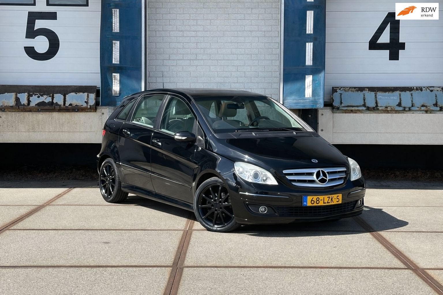 Mercedes-Benz B-klasse 200 Turbo (193 PK+PANO+AUT+LEER), Auto's, Mercedes-Benz, Gebruikt, Automatische klimaatregeling, 4 cilinders