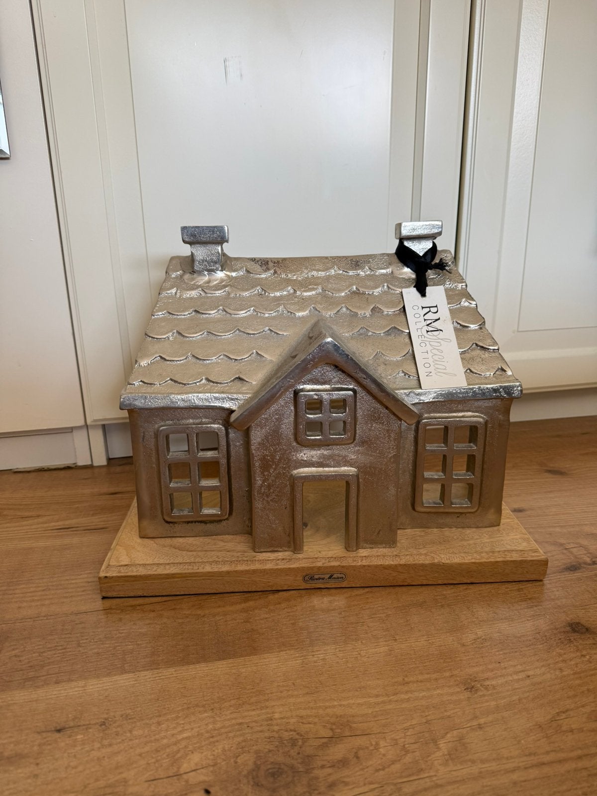 Riviera Masion House Statue special edition, Ophalen, Zo goed als nieuw