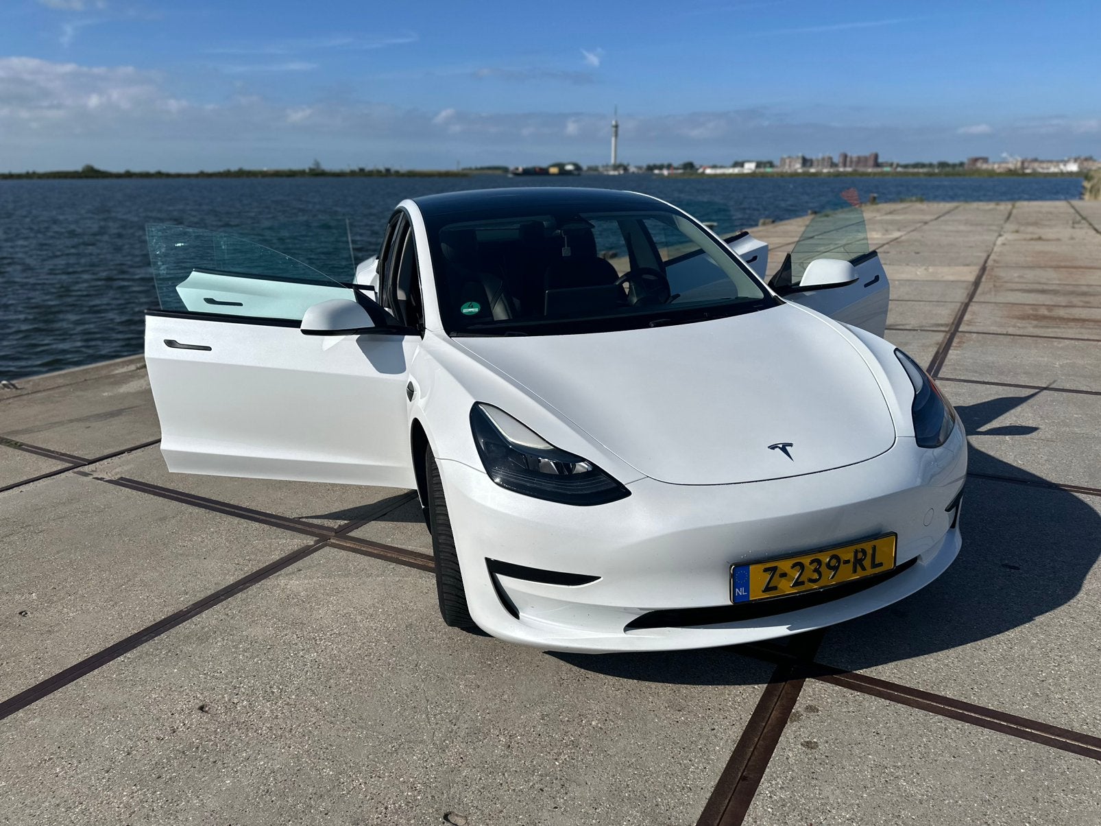 Tesla Model 3, Auto's, Tesla, Automaat, Achterwielaandrijving, Zwart, Wit
