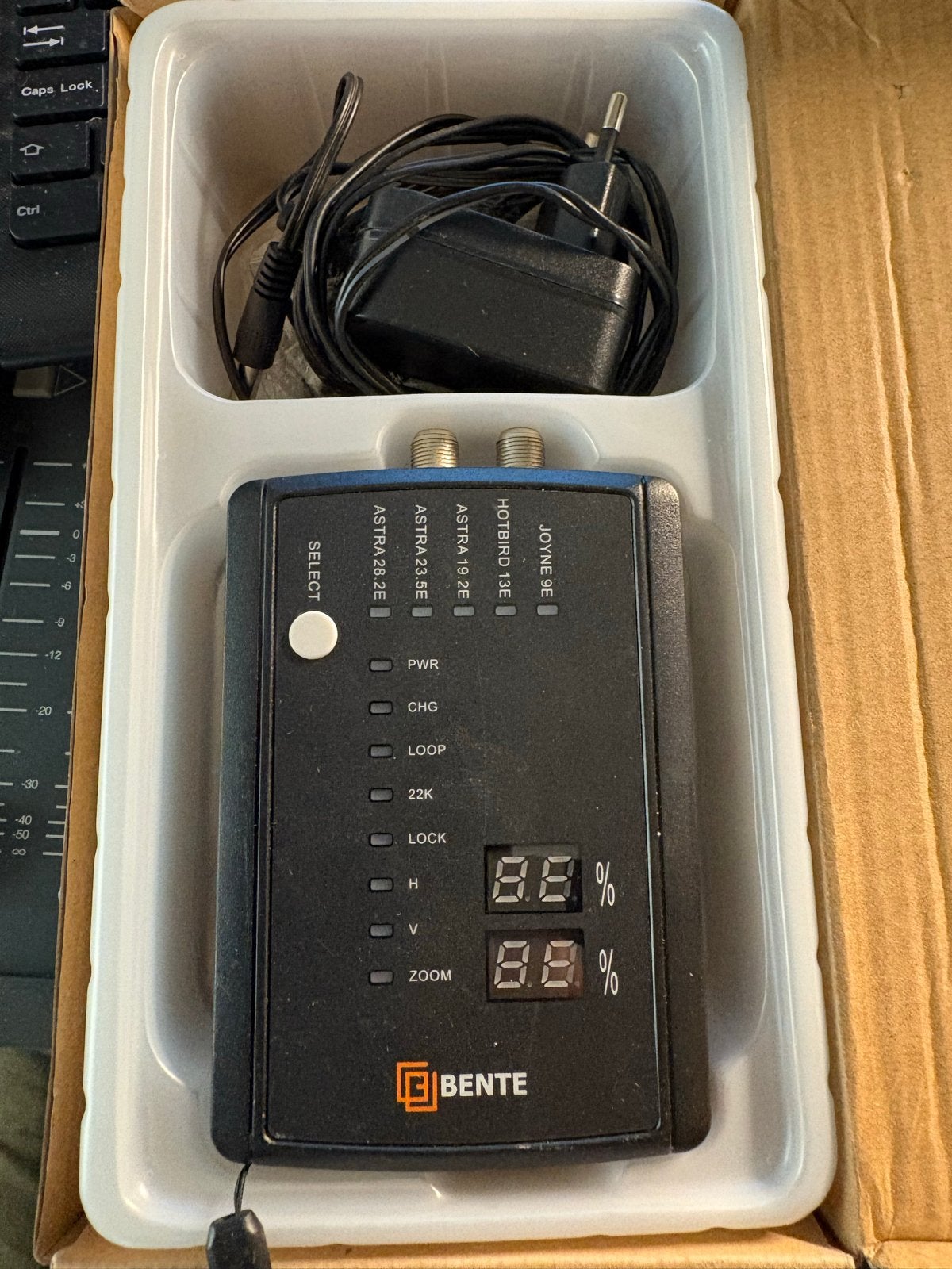 Bente Satellite Finder - Satellietmeter met herkenning, Ophalen of Verzenden, Zo goed als nieuw, (Schotel)antenne-accessoires