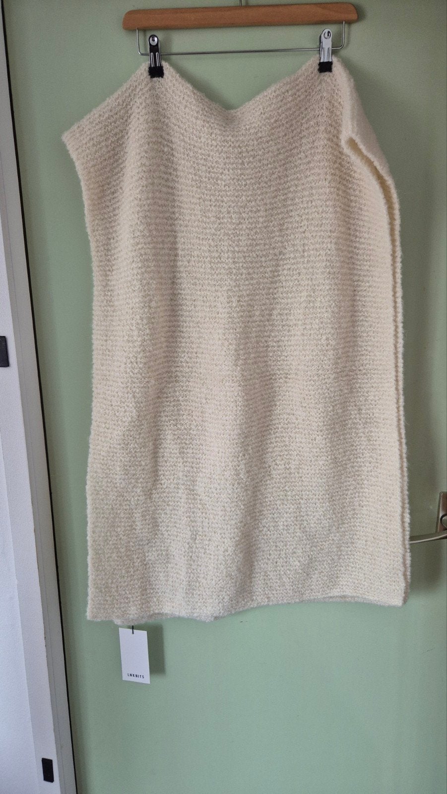 LNknits sjaal Off white.
160x60 cm
Big Berhta Scarf., LNknits, Verzenden, Nieuw, Sjaal