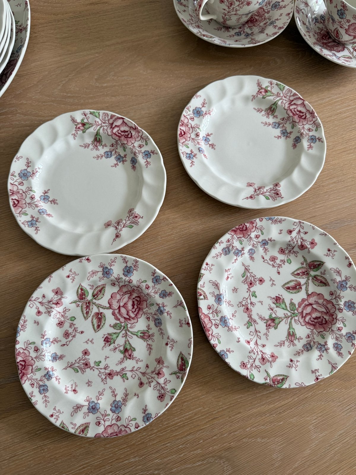 Ontbijtborden Johnson Bros Rose Chintz, Ophalen