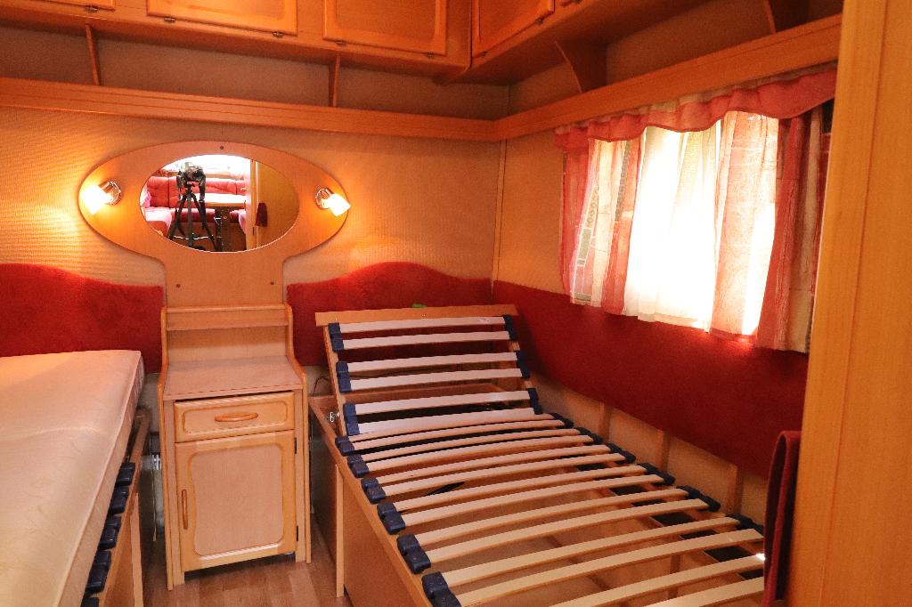 Kabe Safir 620 GLE Luxe Zweedse caravan, Caravans en Kamperen, Caravans, Koelkast, 2 aparte bedden, Rondzit, Kabe