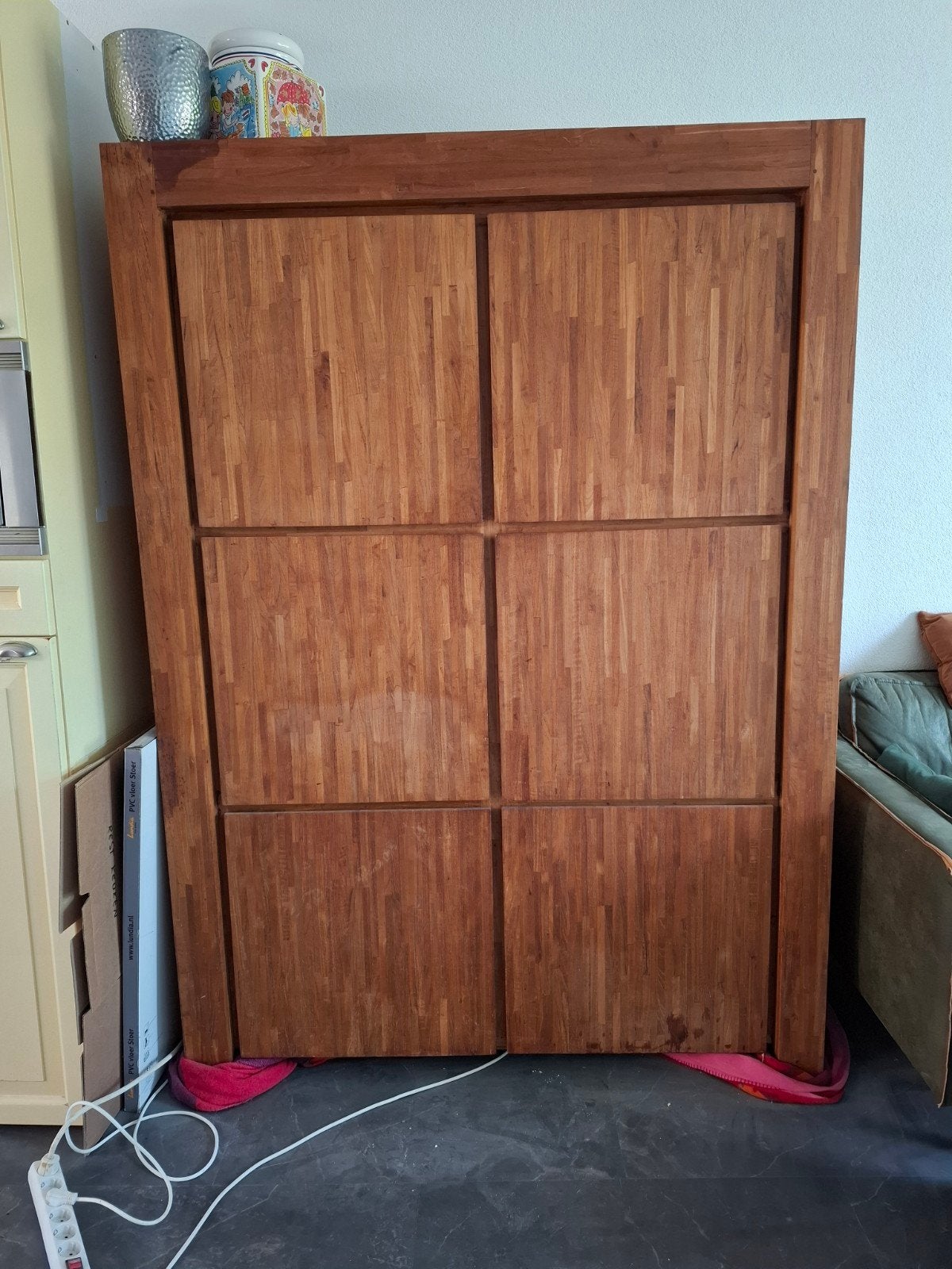 Robuuste houten wandkast - H197 B142 D45, Ophalen, Gebruikt