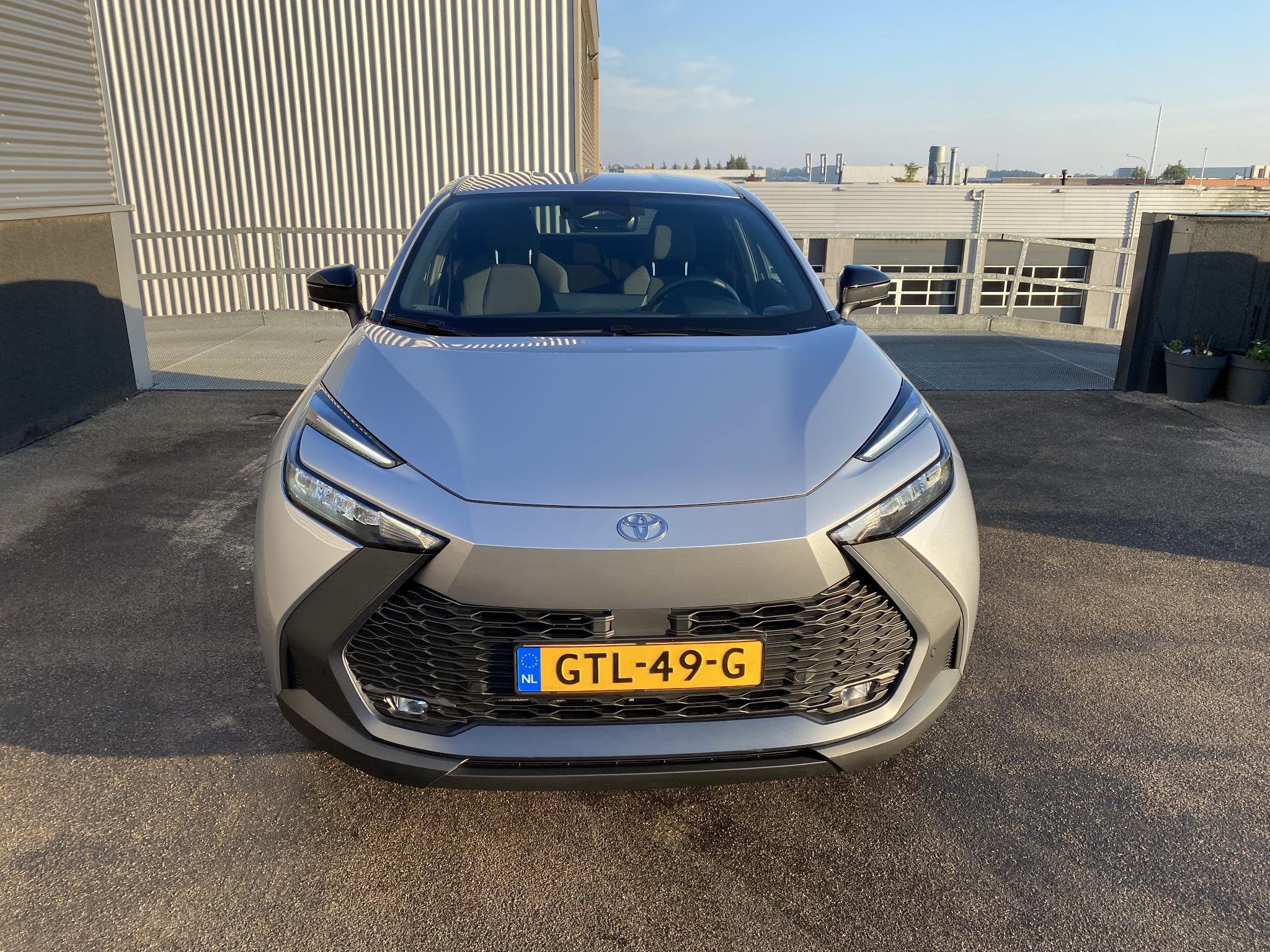Toyota C-HR 1.8 Hybrid 140 Dynamic Nieuw geleverd! incl. o.a, Auto's, Stof, 4 cilinders, Origineel Nederlands, Bedrijf