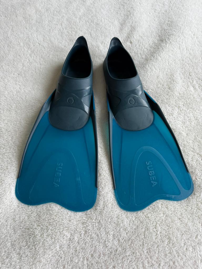 Duik / snorkel vinnen merk decathlon maat 40/41 zgan, Ophalen of Verzenden, Zo goed als nieuw, Zwem- of Duikvliezen
