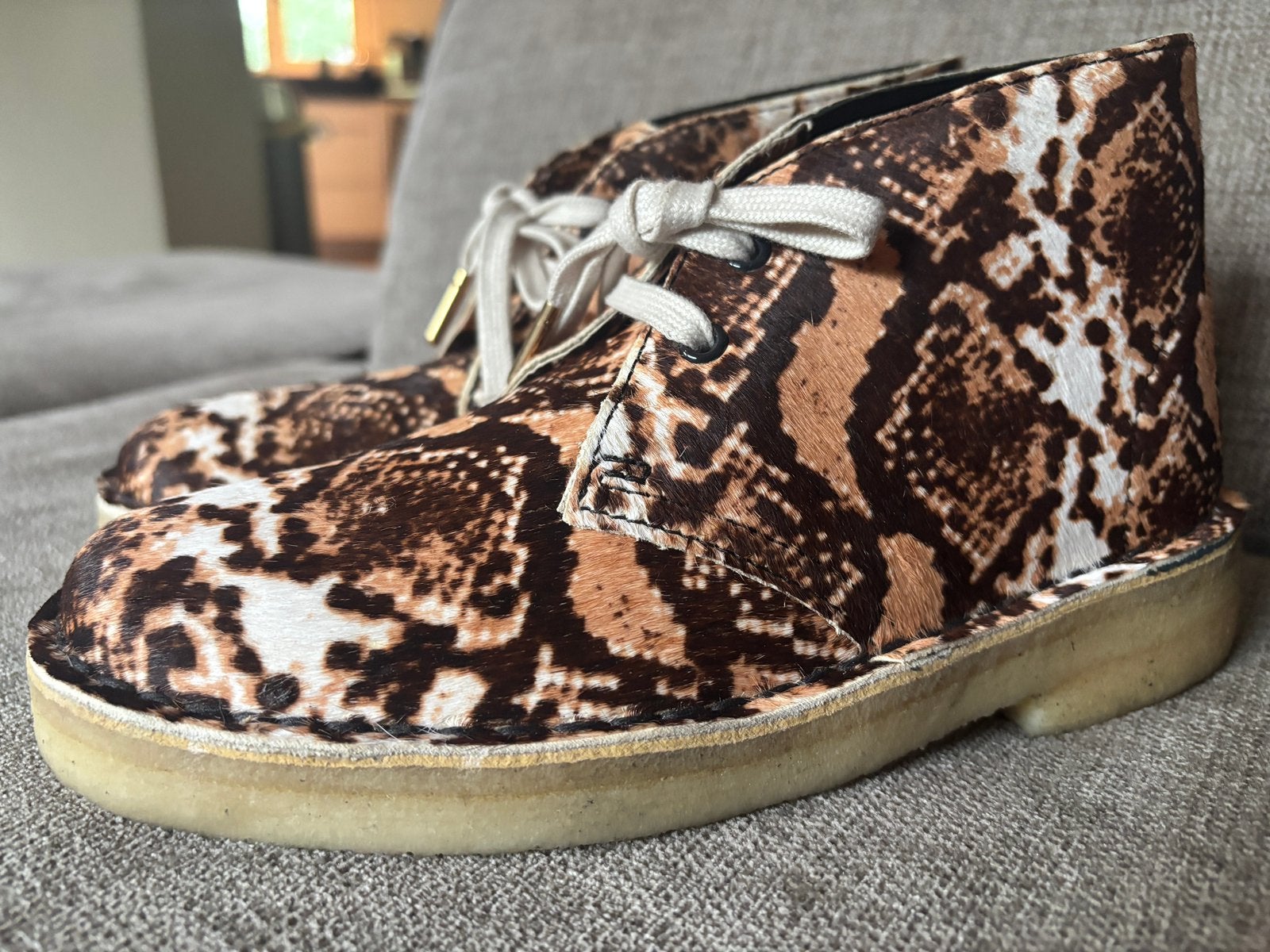 Clarks originals desert boots dames mt 37 1/2 zgan, Bruin, Lage of Enkellaarzen, Ophalen of Verzenden, Zo goed als nieuw