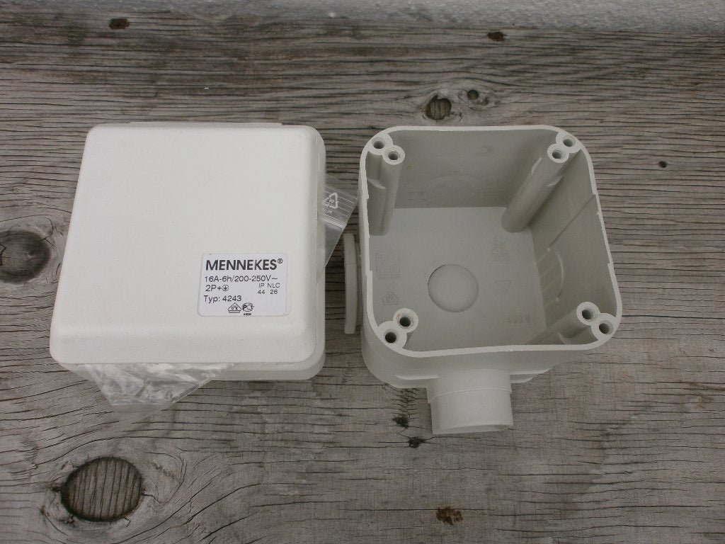 Mennekens CEE wandcontactdoos 16A 3 polig nieuw, Ophalen of Verzenden, Nieuw