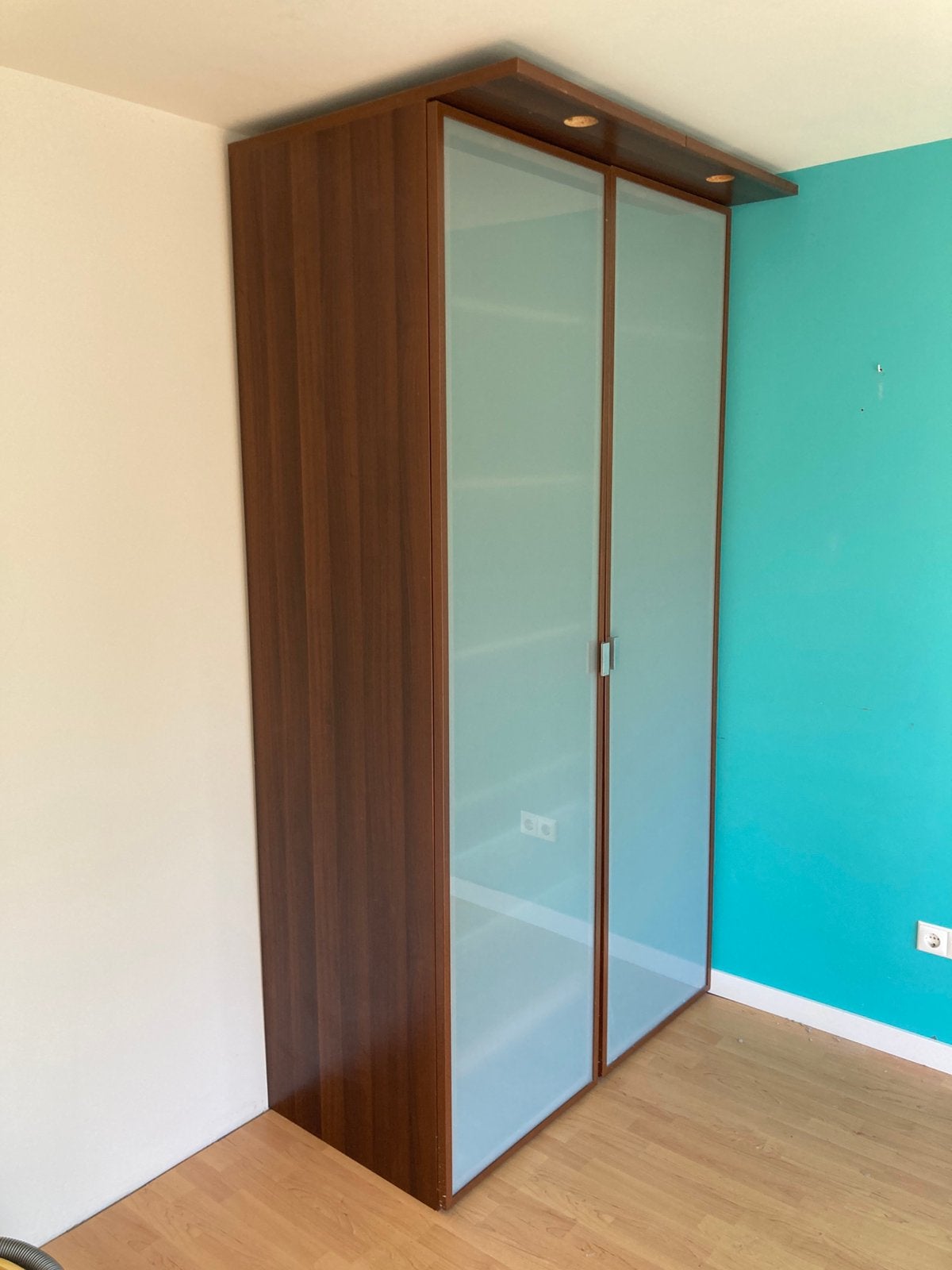 Twee nette kledingkasten, Huis en Inrichting, Kasten | Kledingkasten, Ophalen, Gebruikt, 50 tot 75 cm, 200 cm of meer