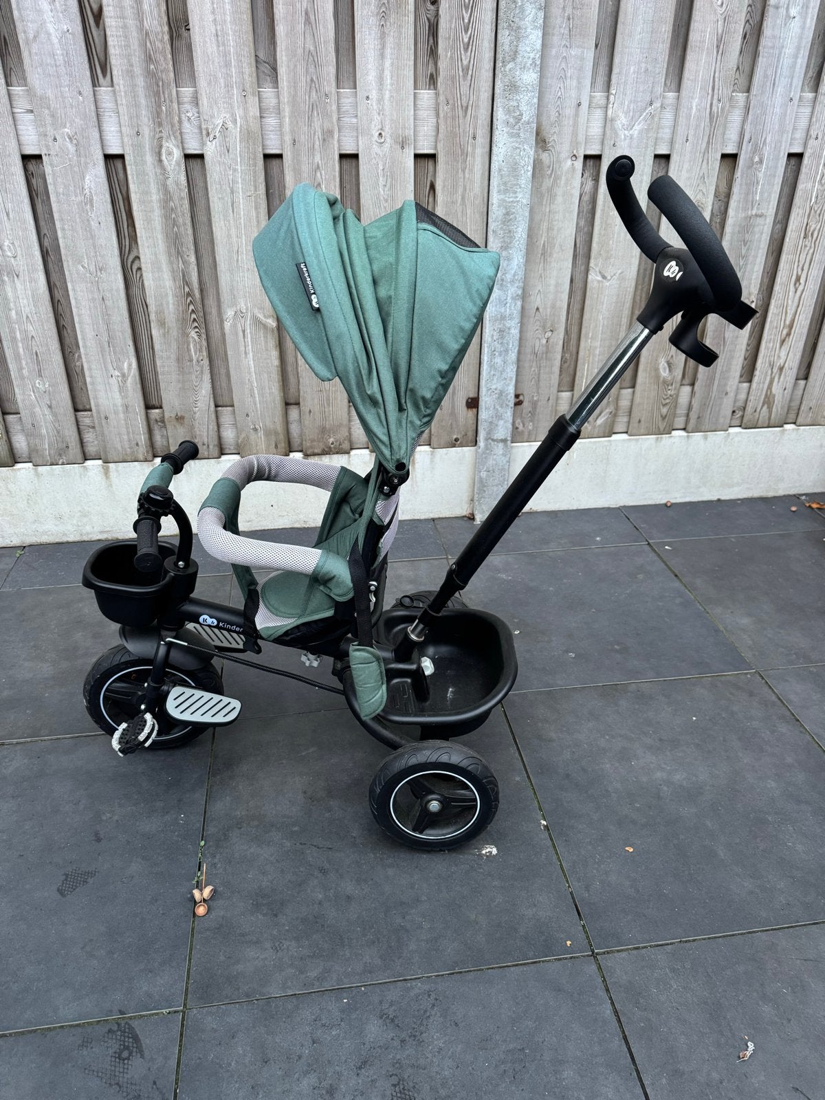 Kinderkraft Driewieler met Duwstang en Veiligheidsriempjes, Ophalen, Zo goed als nieuw, Duwstang