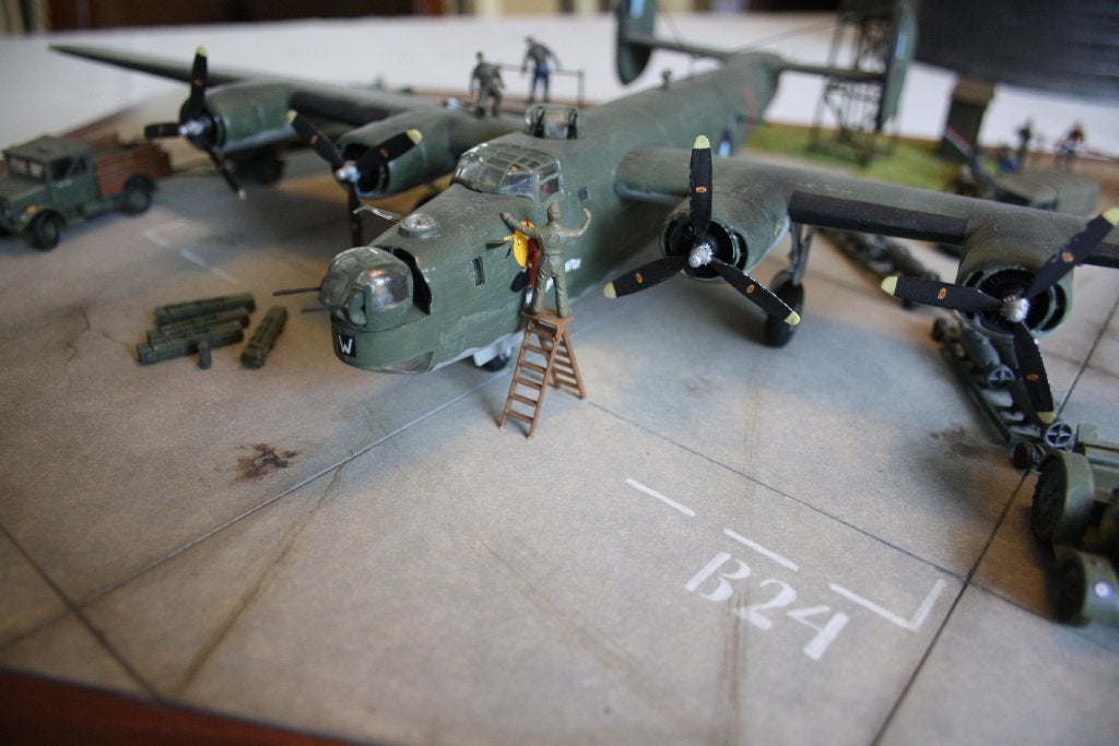 WW2 diorama "liberator", Ophalen, Zo goed als nieuw, 1:35 tot 1:50
