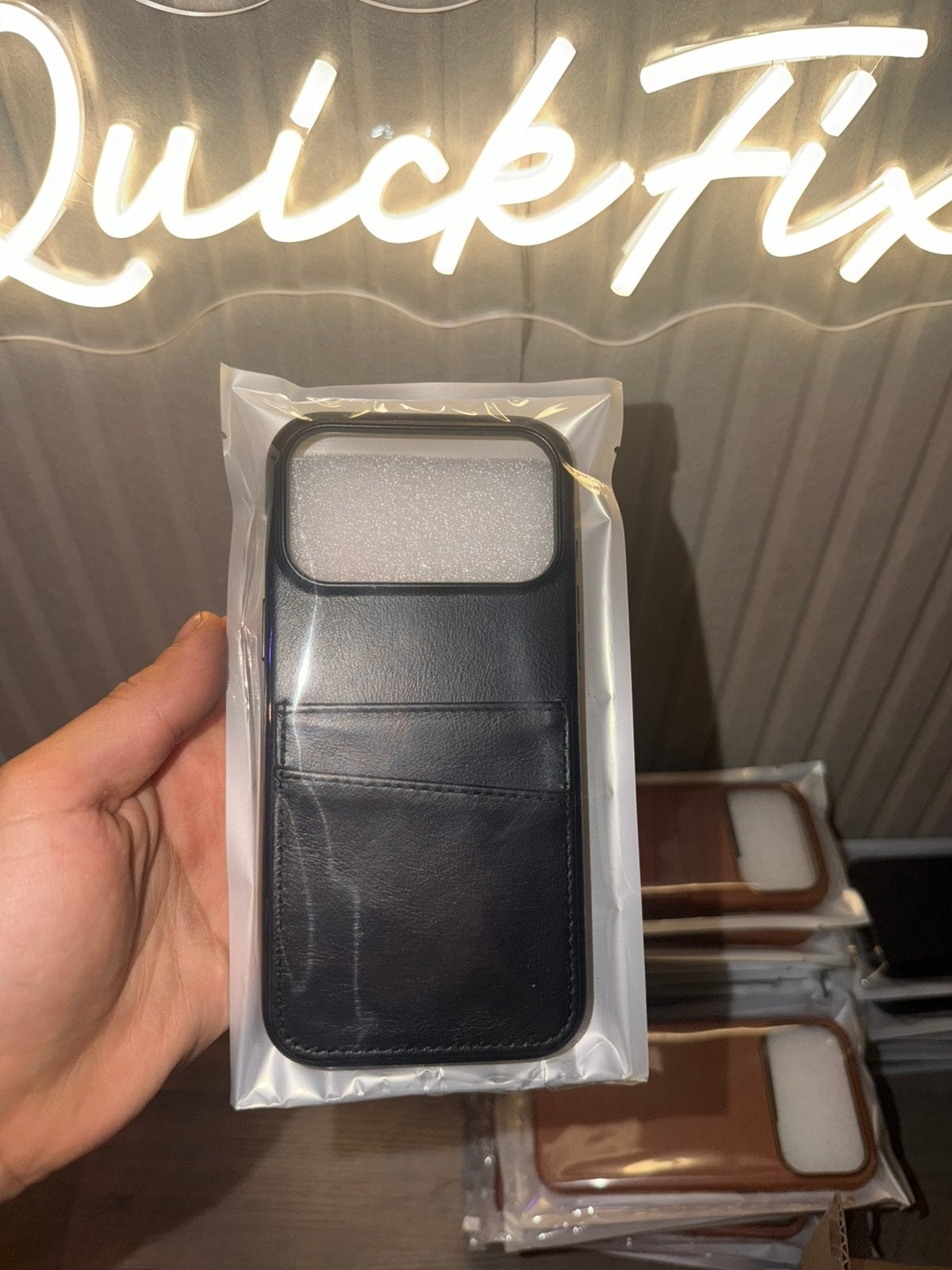 Foto 2 van Luxe Dockem iPhone Hoesjes (XR t/m 17 Serie) | Partij of Los