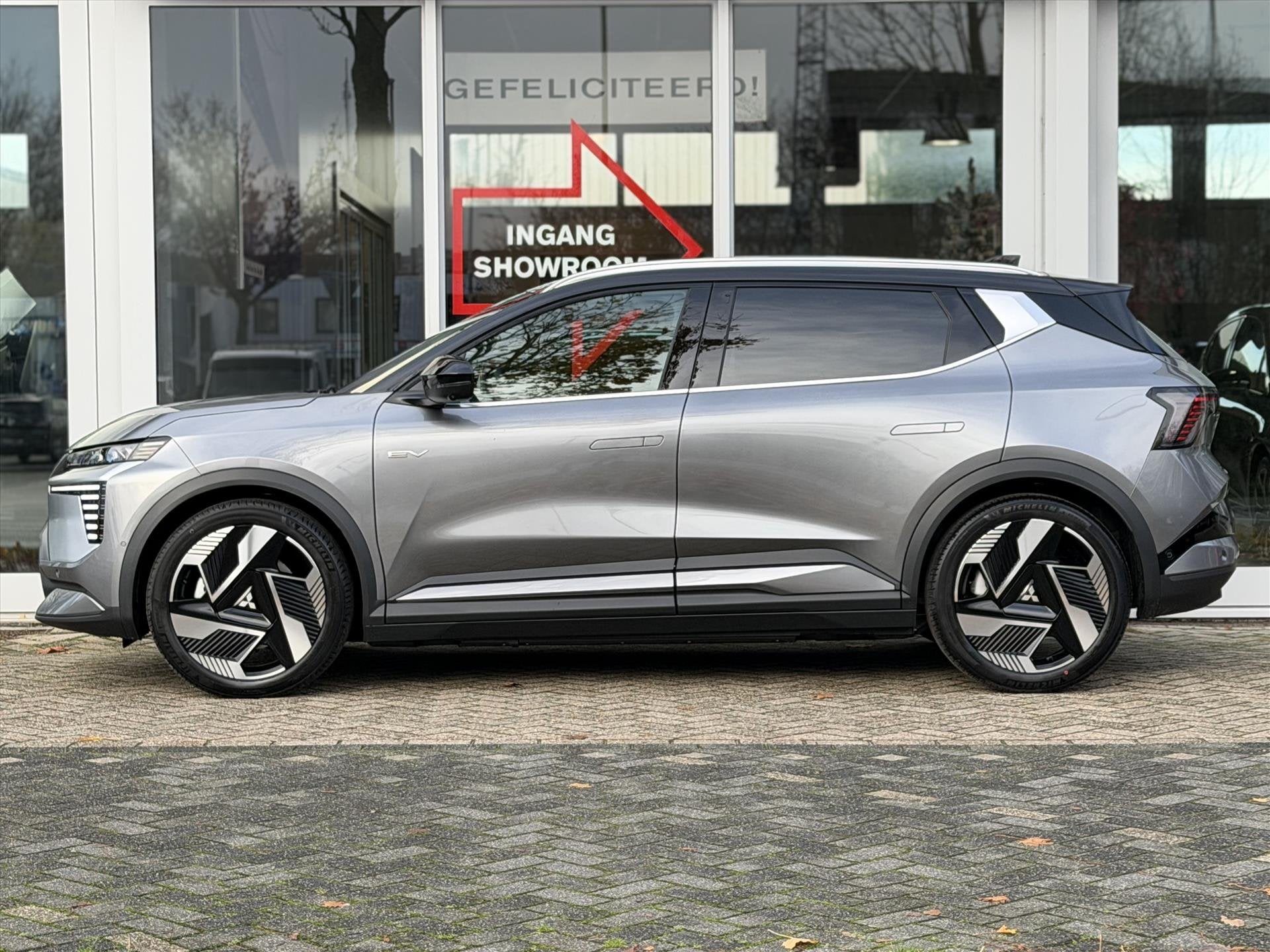 Mitsubishi Eclipse Cross 87kWh 220pk Instyle | Panoramadak |, Auto's, Zwart, Automatische klimaatregeling, 1801 kg, 1100 kg