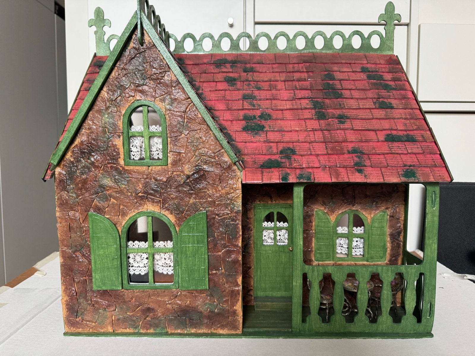 Gedetailleerd Poppenhuis met Meubels en Accessoires, Ophalen of Verzenden, Gebruikt, Poppenhuis